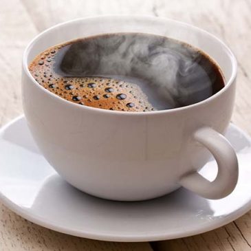 Як професійно приготувати каву в чашці